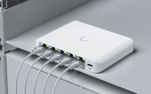 Ubiquiti Unifi Flex Mini2.5G Switch (USW-FLEX-2.5G-5) - Image 3